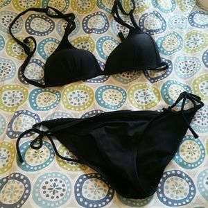 Black bikini